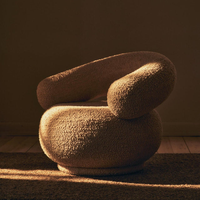 Sessel Orbo Loungechair - Raw Bouclé - Natural - Ferm Living - DesignWe.Love