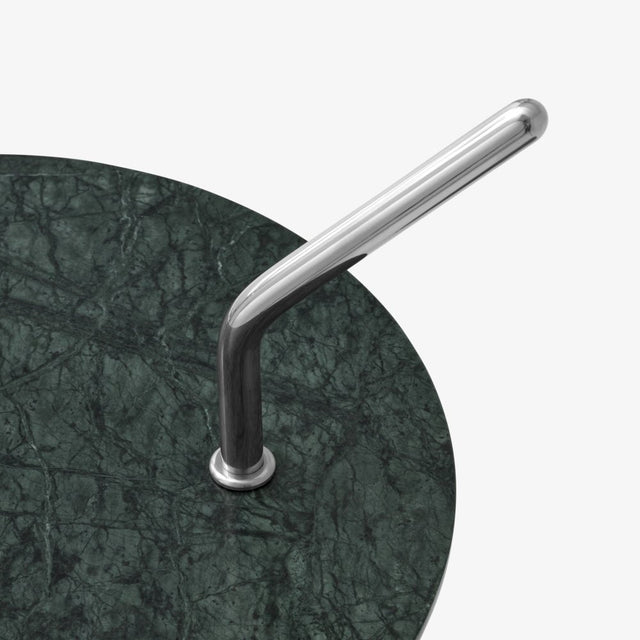 SH9 Halten Beistelltisch Edelstahl/Marble – &Tradition – DesignWe.Love