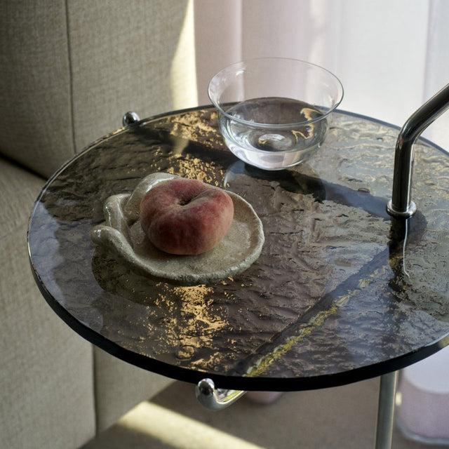 SH9 Halten Beistelltisch Edelstahl/Smoked Glass - &Tradition - DesignWe.Love