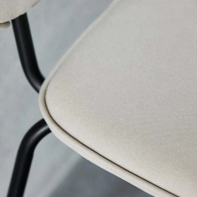 Stuhl aus Stahlrohr mit Polster Coton Sand - House Doctor - DesignWe.Love