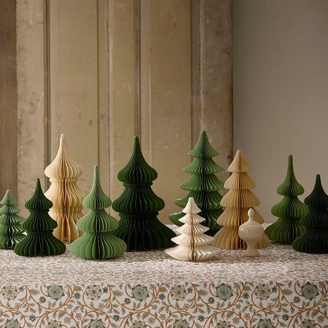 Tannenbaum aus Papier Honeycomb Tree Noble 30cm Shell - Bungalow DK - DesignWe.Love
