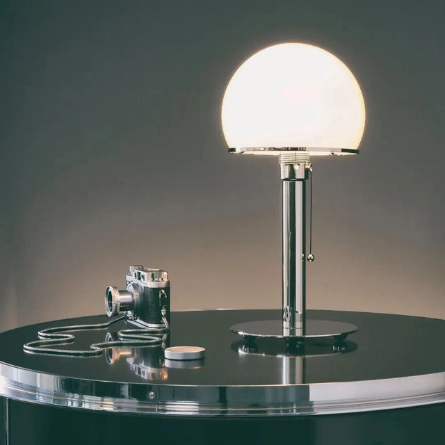 WA 24 Tischleuchte von Wilhelm Wagenfeld - echtes Bauhaus Design Aus Weimar bei DesignWe.Love