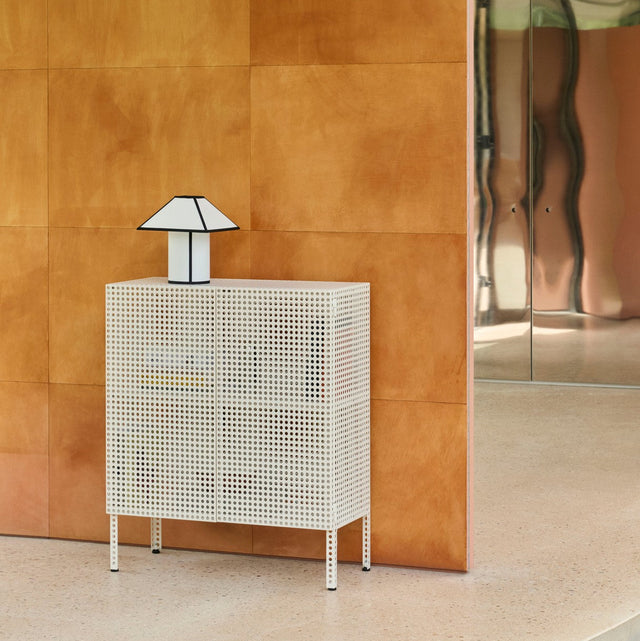 Tischleuchte Ava Pyramid Lamp 290 - HAY - DesignWe.Love