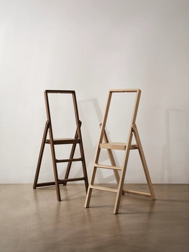 Trittleiter Step Eiche dunkel - Design House Stockholm - DesignWe.Love