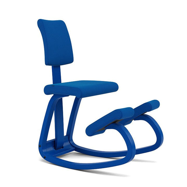 Variable Monochrom Plus Marine Kniestuhl mit Rückenlehne - Varier Furniture - DesignWe.Love