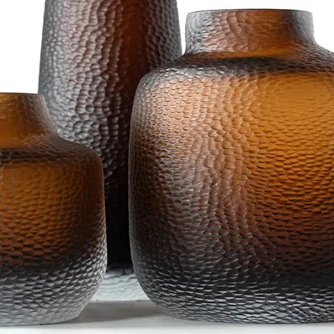 Vase Lugano Dark Brown/Clear Detailaufnahme – Guaxs Bohemian Crystal Oberflächenstruktur