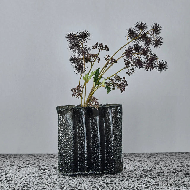 Vase Zuri Deep Forest dekoriert - House Doctor - DesignWe.Love