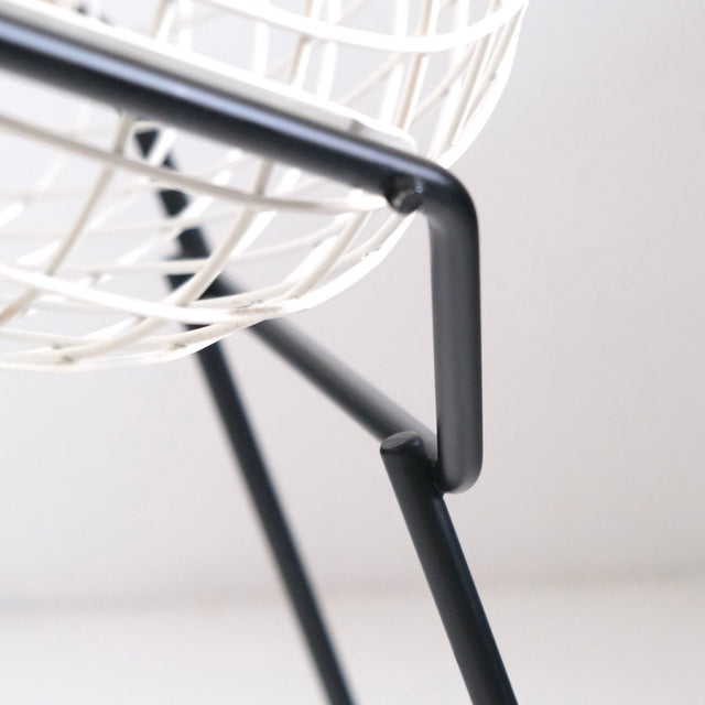 Vintage Diamond Chair Harry Bertoia - Knoll International - DesignWe.Love