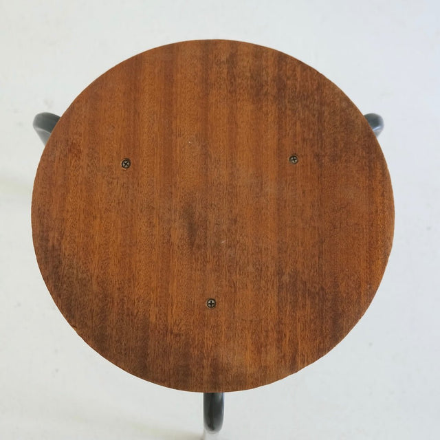 Vintage Hocker Dreibein - Bauhaus Stil - DesignWe.Love