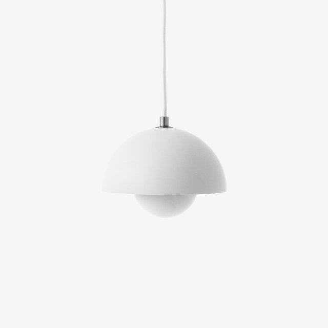 VP10 Flowerpot Pendelleuchte Weiß Matt - &Tradition - DesignWe.Love