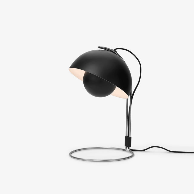 VP4 Flowerpot Tischleuchte Schwarz - &Tradition - DesignWe.Love