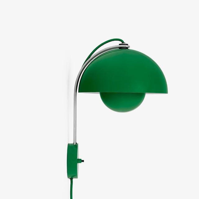 Flowerpot VP8 Wandleuchte in Signal Green von &Tradition – Verner Panton