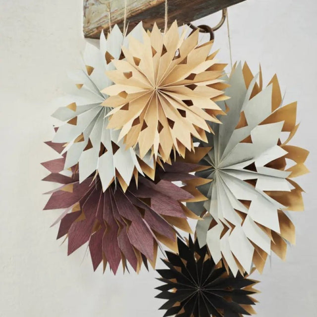 Weihnachtsstern aus Papier mit Licht Veneer - Madam Stoltz - DesignWe.Love