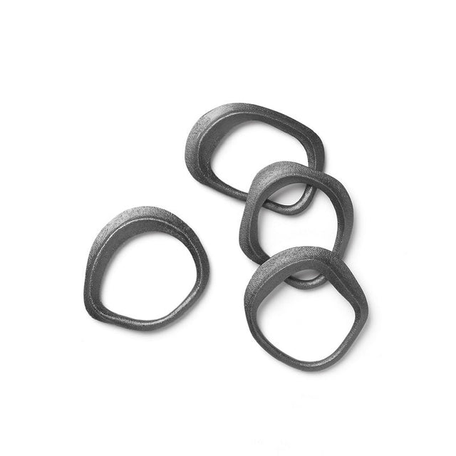 Serviettenringe Flow Messing Schwarz - fermLIVING - DesignWe.Love
