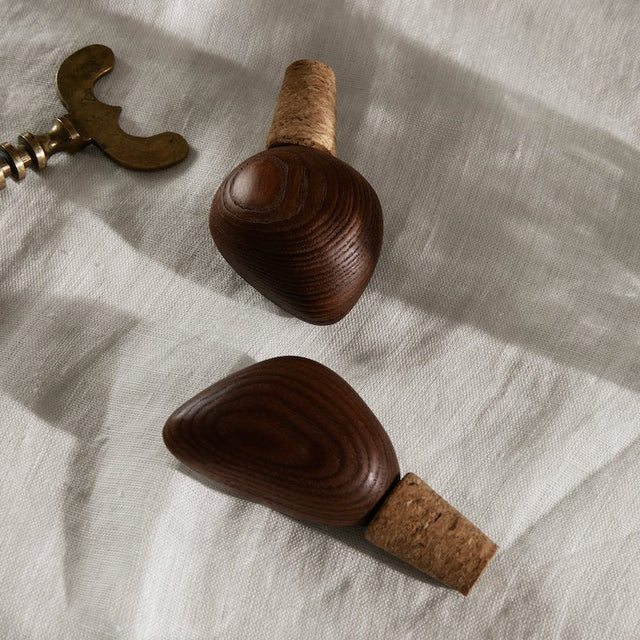 Weinverschluss Cairn Oak, 2er Set - ferm LIVING - DesignWe.Love